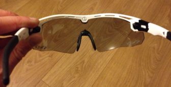 Six vents across the top help keep fogging to a minimum