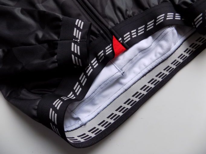 Long cuffs keep the draughts out and fit under your gloves