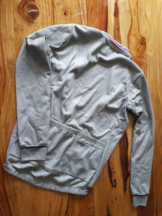 Standard three pocket layout at the rear, with a zipped security pocket