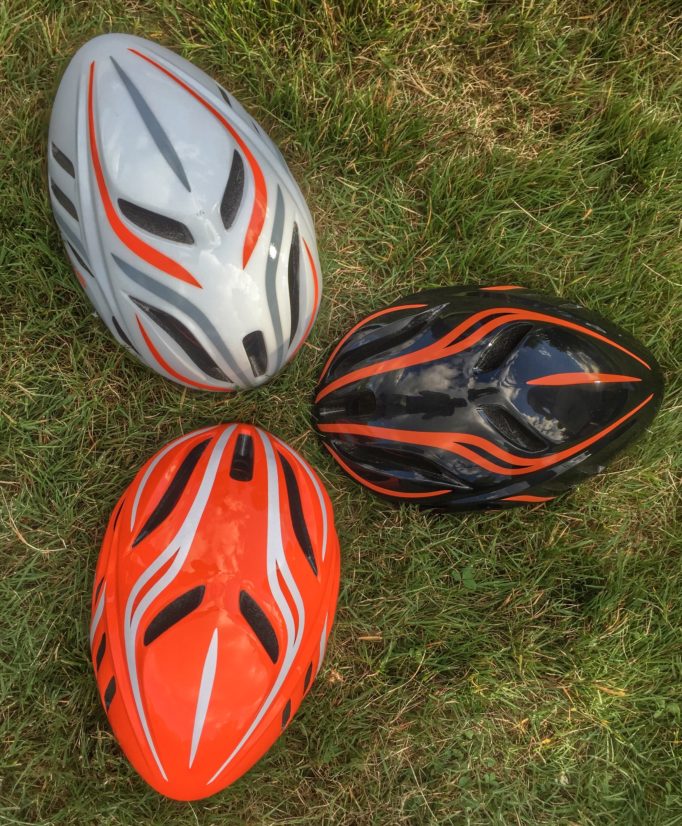 There are three colourways and two sizes available