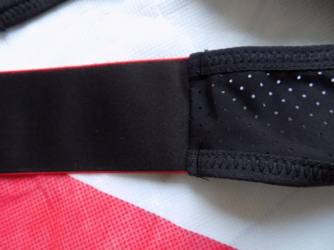 Nice flat straps, with perforations to aid breathability