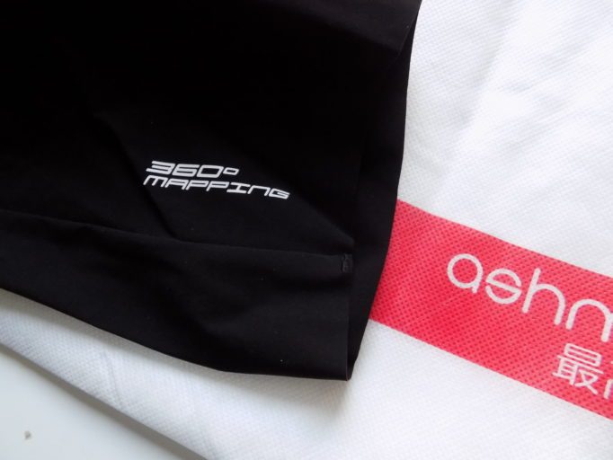 Laser cut legs with a tight weave mean no grippers are needed