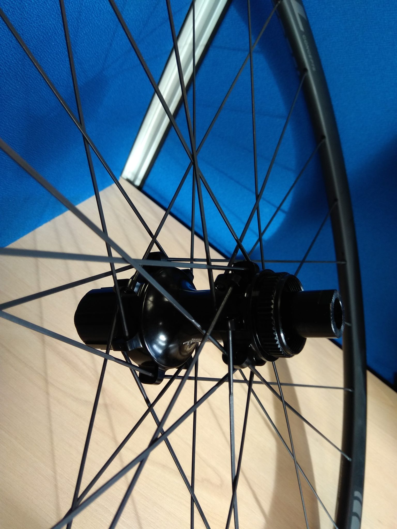 OVAL 723 disc wheelset