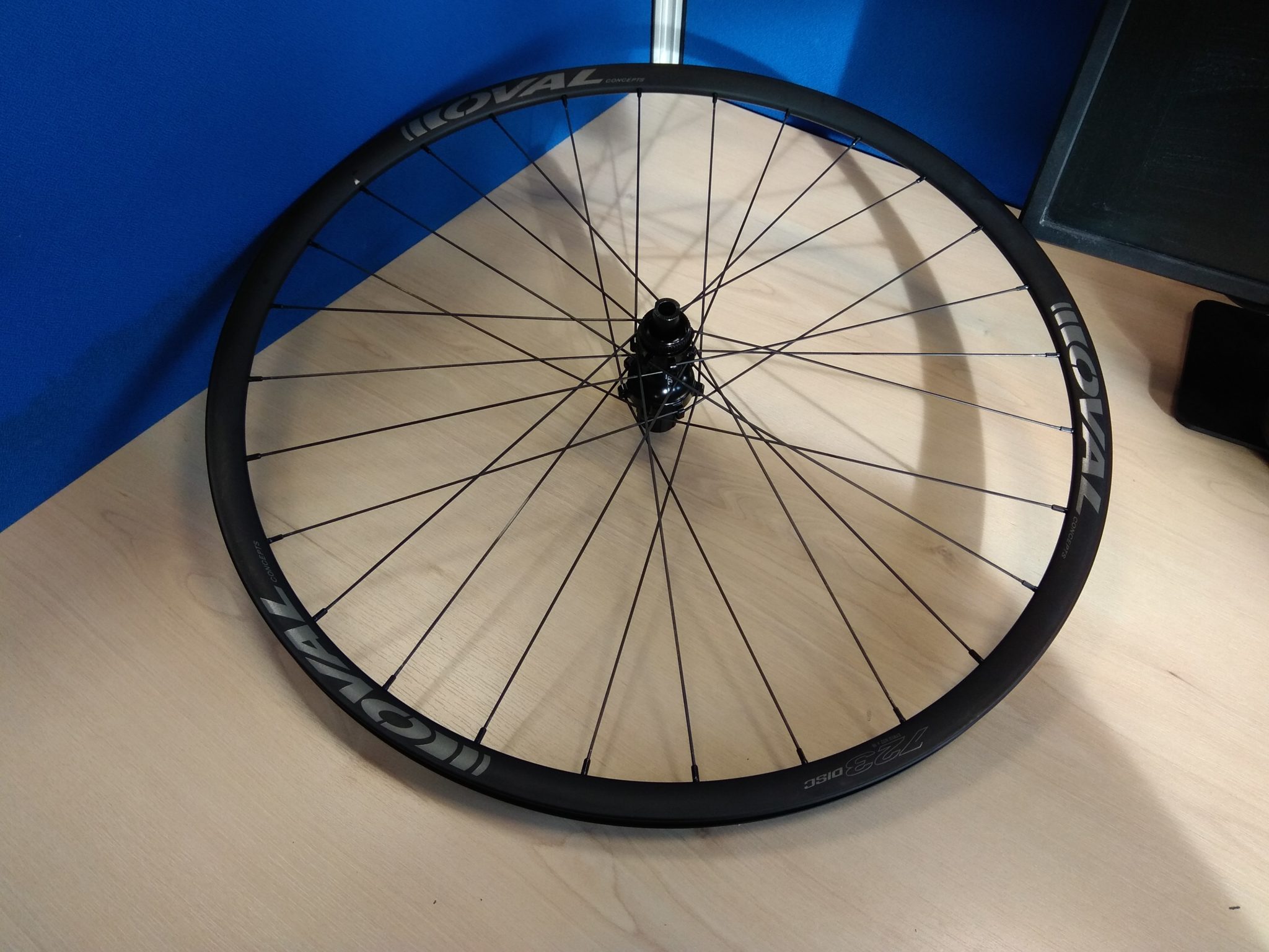 OVAL 723 disc wheelset