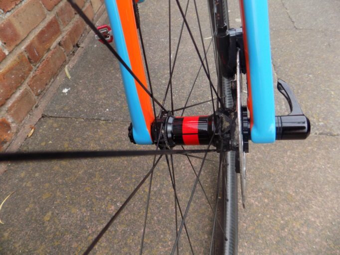 15mm Thru-axle helps control twisting forces generated by the disc-brake