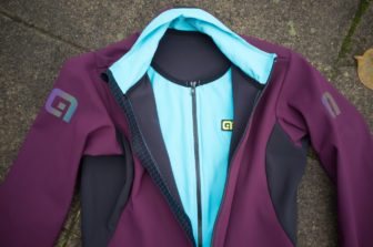 Àle course combi cycling jacket partially unzipped to show double zipper