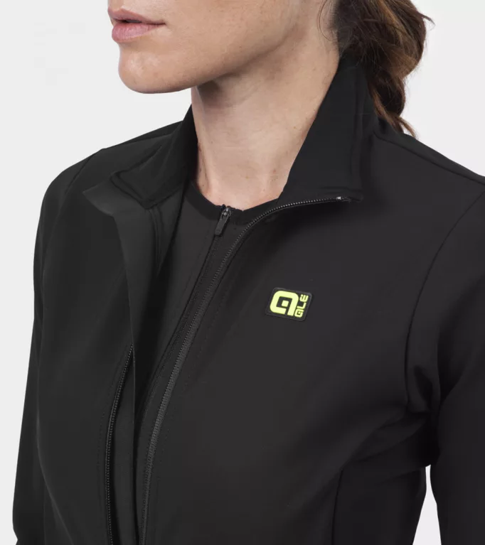 The R-EV1 Future Warm jacket has an inner layer that can be zipped